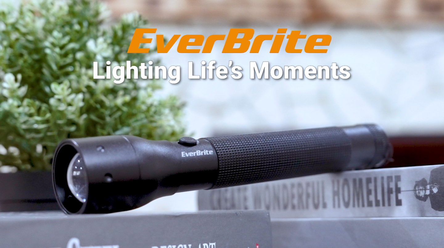 EverBrite E011205 flashlight front view